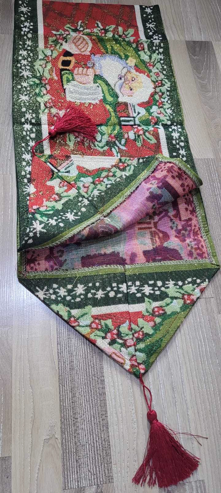 CAMINO DE MESA DE NAVIDAD ROJO CON BORLAS DECORATIVAS 30X180CM - 3