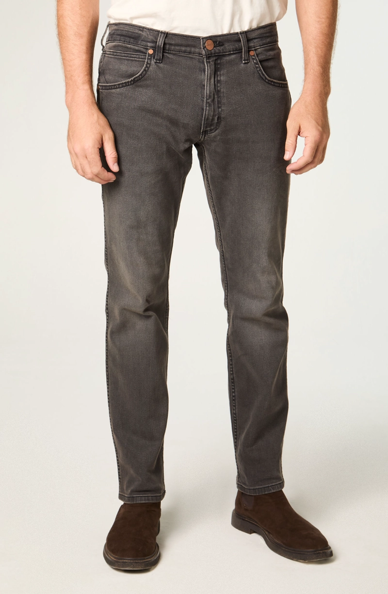 JEANS HOMBRE GREENSBORO STRAIGHT TIRO MEDIO GRIS - 1