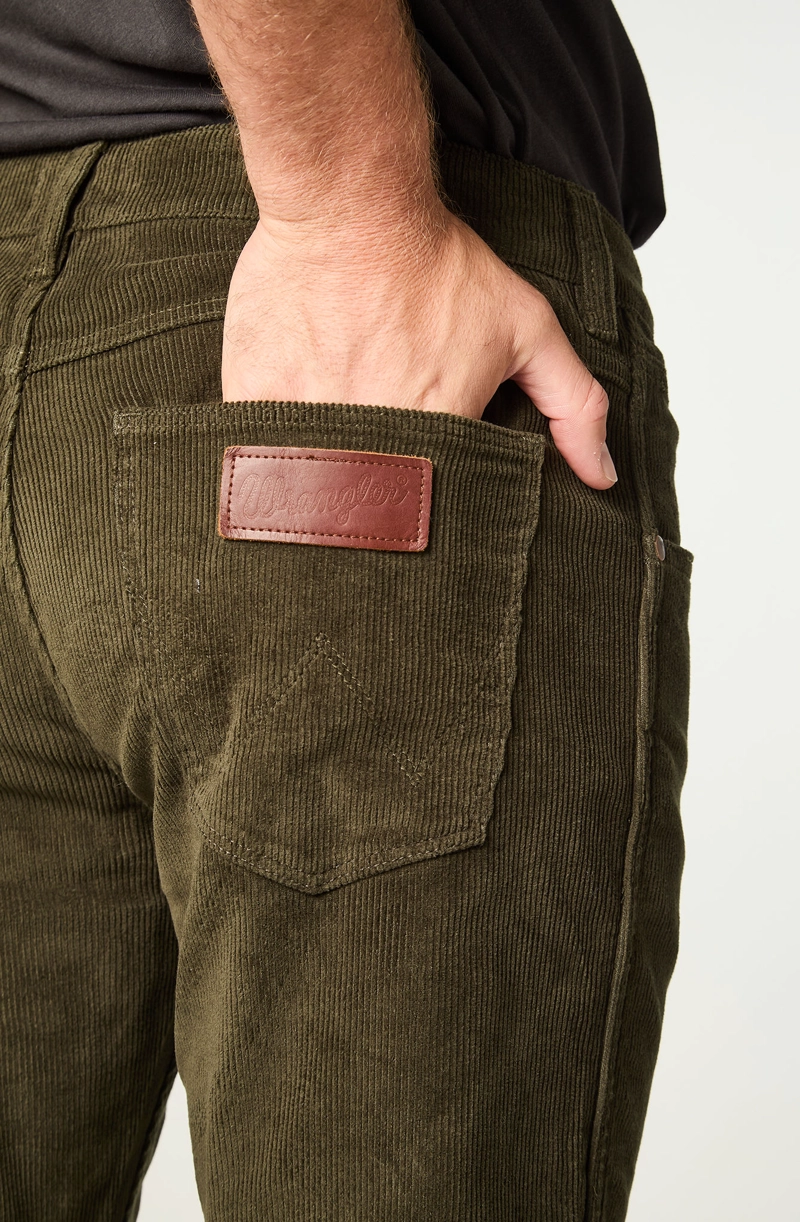 PANTALON HOMBRE GREENSBORO COTELE STRAIGHT TIRO MEDIO VERDE MILITAR - 4
