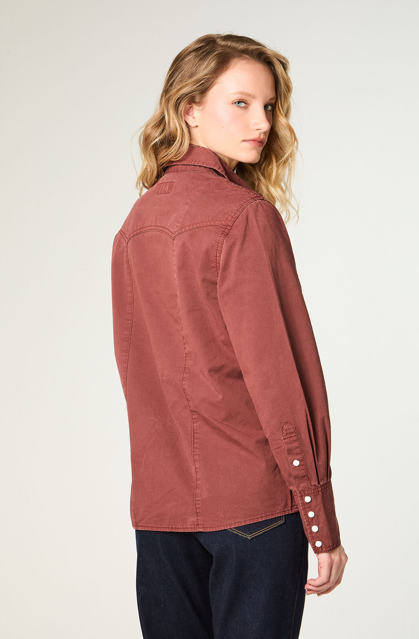 CAMISA MUJER V-YOKE DENIM REGULAR FIT BRICK BURNT - 4