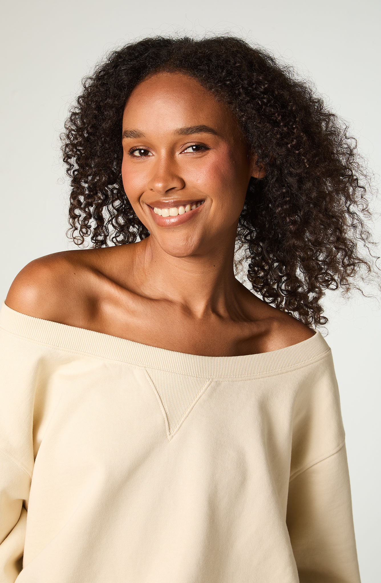 POLERON MUJER CROP ECRU SHOULDERS - 3