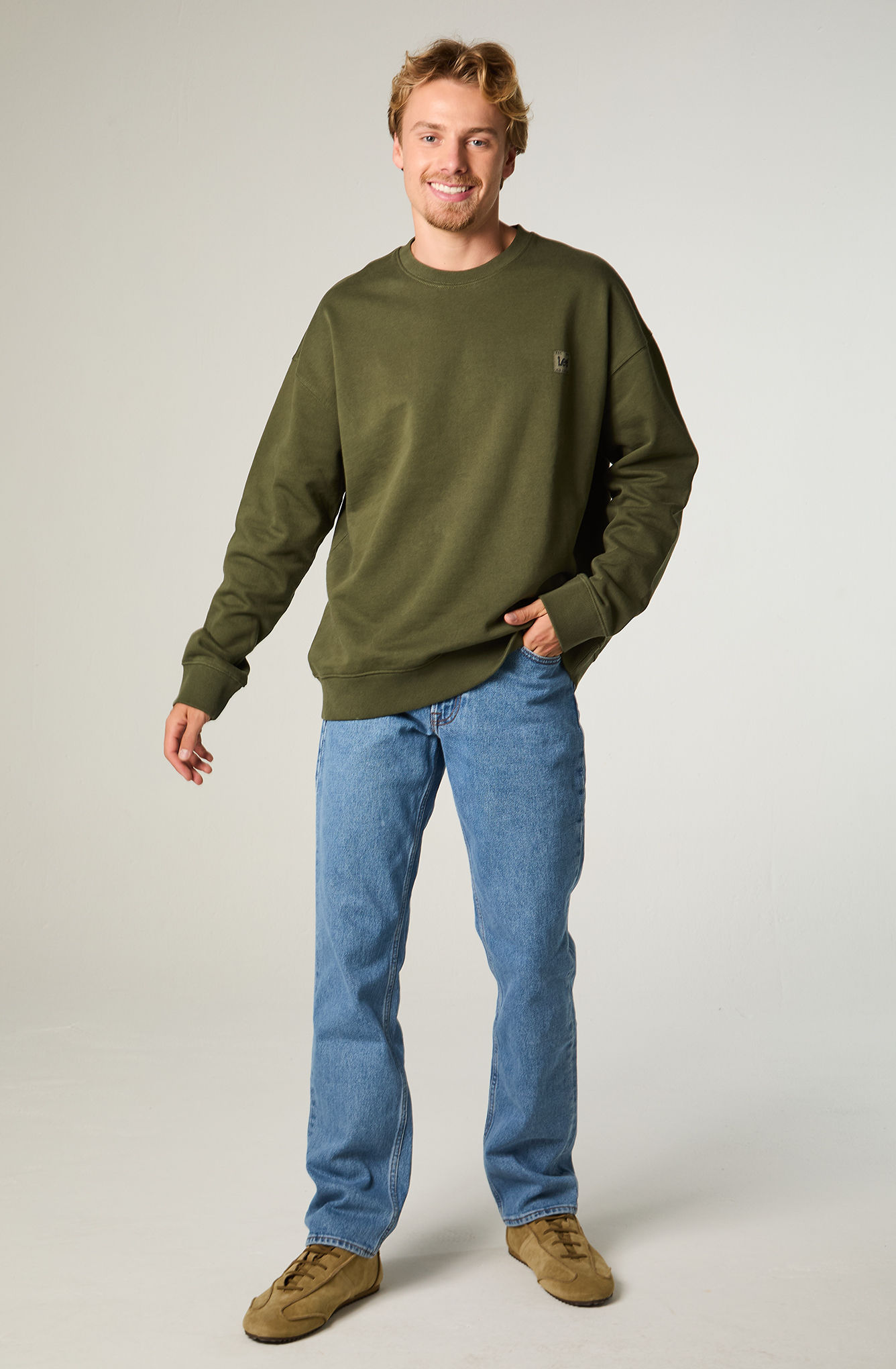 POLERON HOMBRE REGULAR VERDE MILITAR LABEL - 2