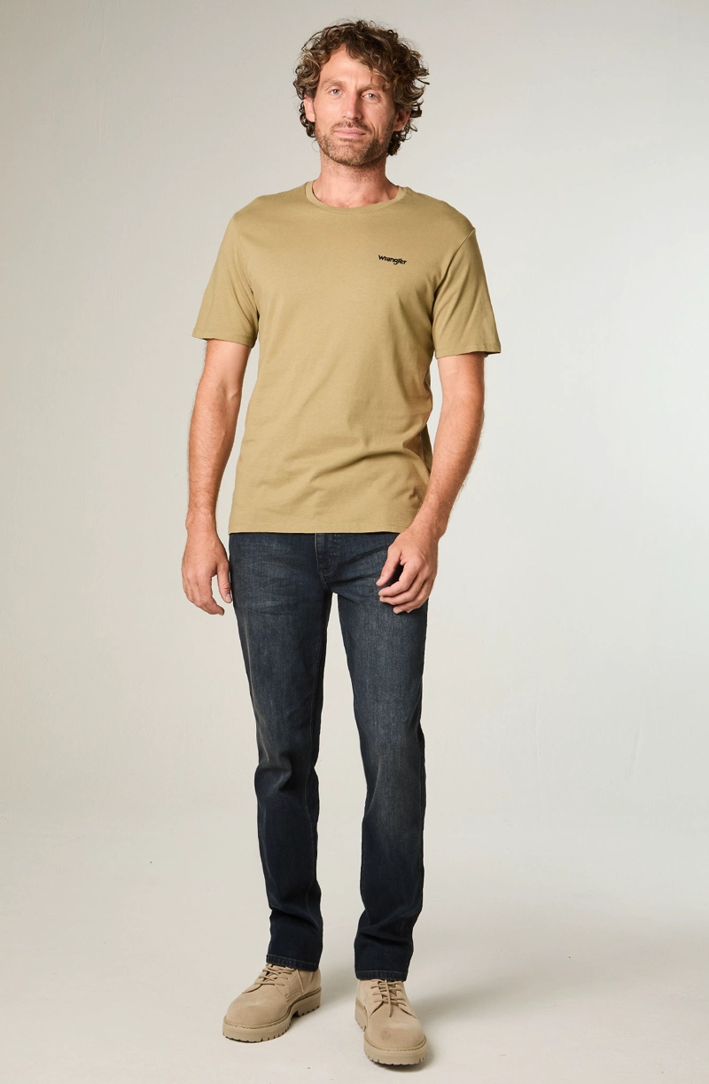 POLERA HOMBRE GRAPHIC REG TEE REGULAR FIT VERDE MILITAR - 2