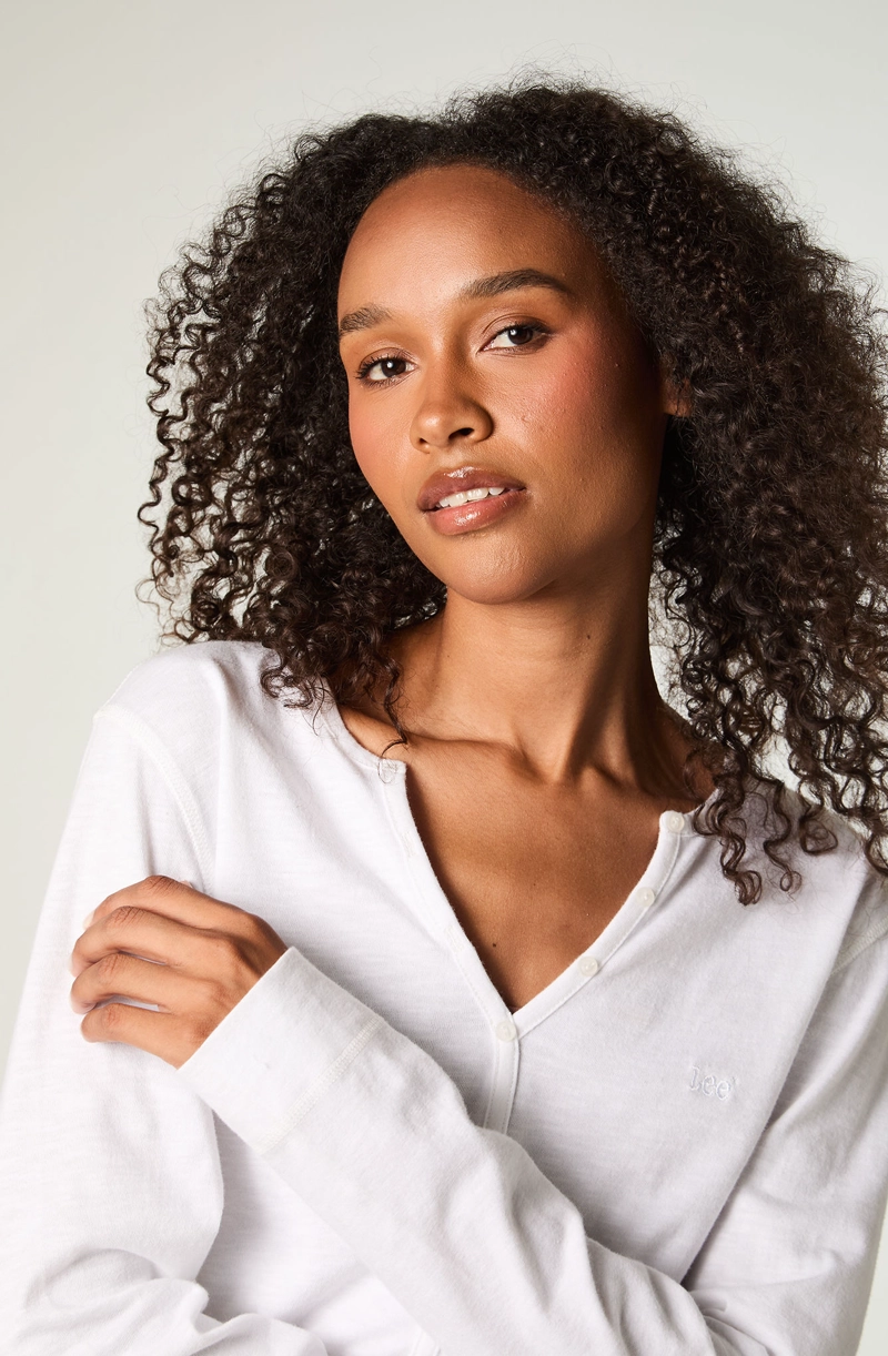 POLERA  MUJER REGULAR ECRU HENLEY - 3