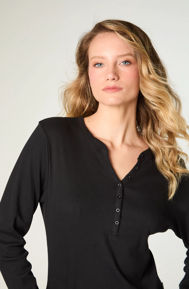 POLERA MUJER FEMME HENLEY SLIM FIT NEGRO - 3