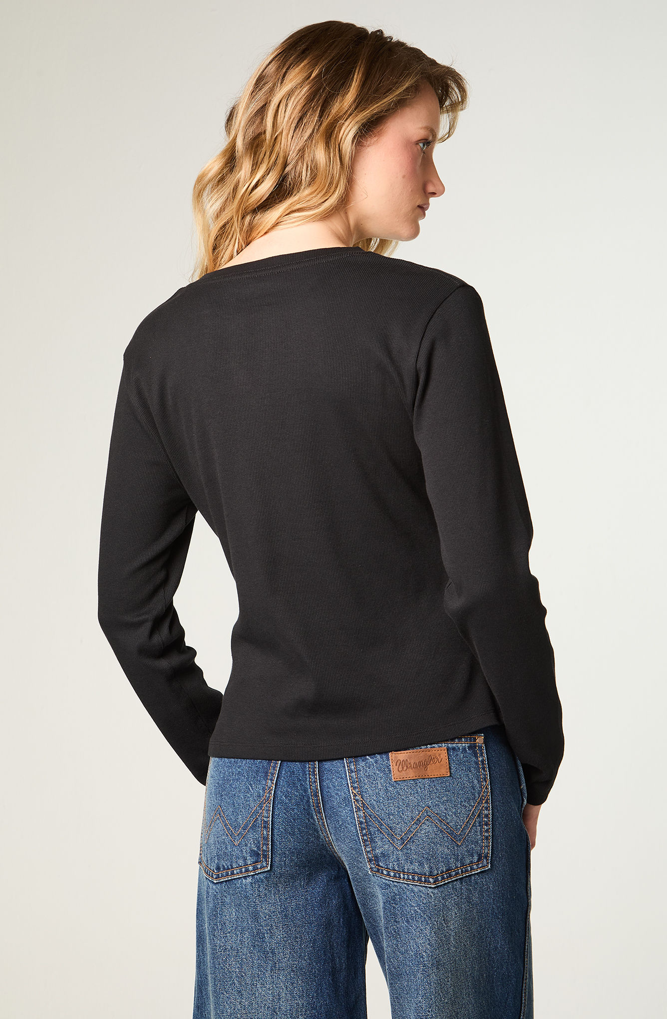 POLERA MUJER FEMME HENLEY SLIM FIT NEGRO - 4