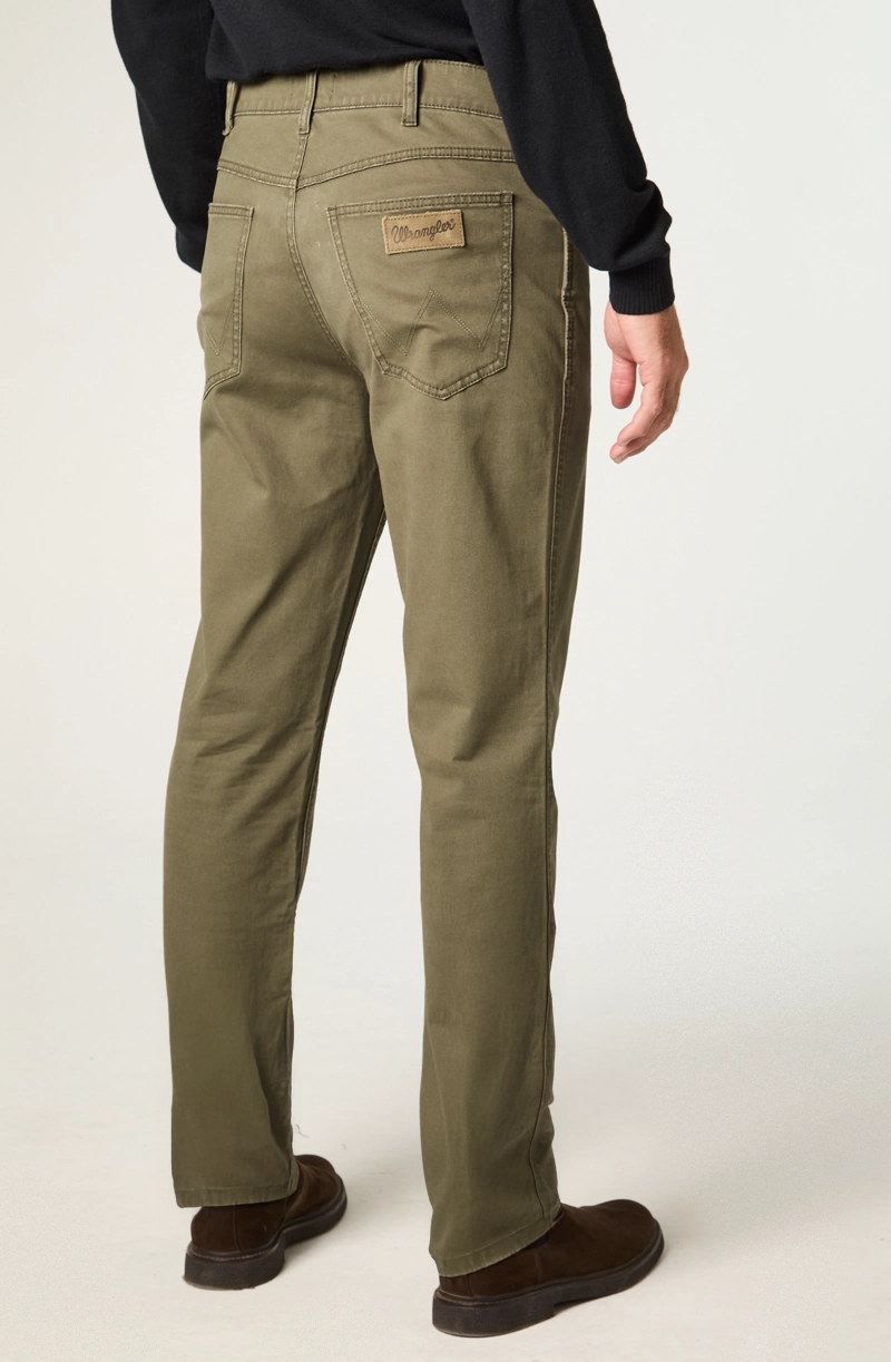 PANTALON HOMBRE GREENSBORO TWILL STRAIGHT TIRO MEDIO VERDE - 2