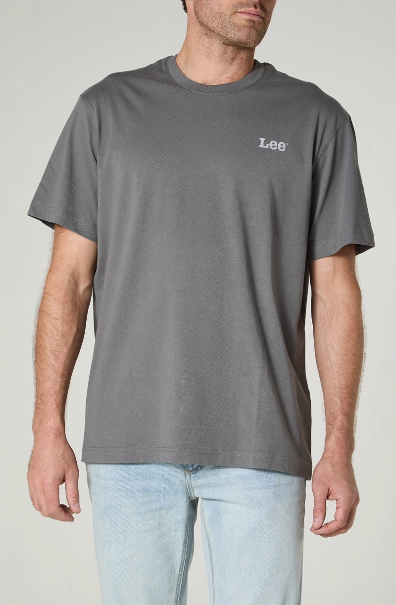 POLERA HOMBRE CUELLO REDONDO MANGA CORTA  CON ESTAMPADO EN ESPALDA REGULAR FIT - 2