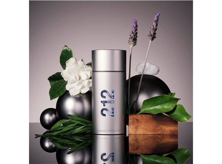 PERFUME CAROLINA HERRERA 212 MEN HOMBRE EDT 50 ML - 3