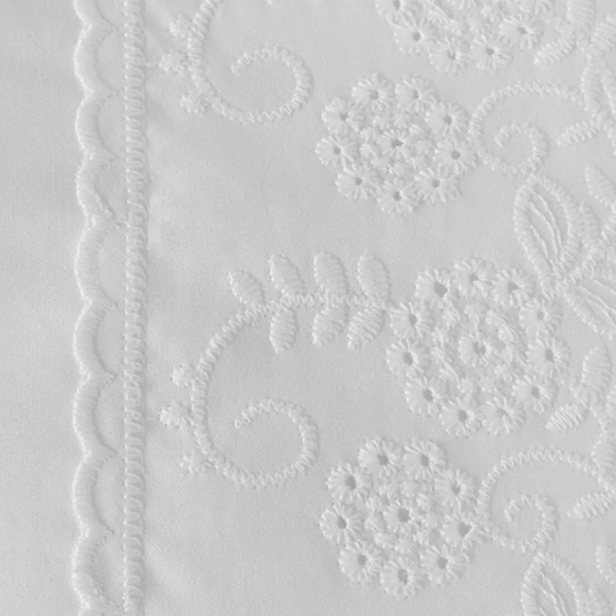JUEGO DE SÁBANAS RIPLEY HOME ANA KING 180 HILOS BLANCO BRODERIÉ - 2