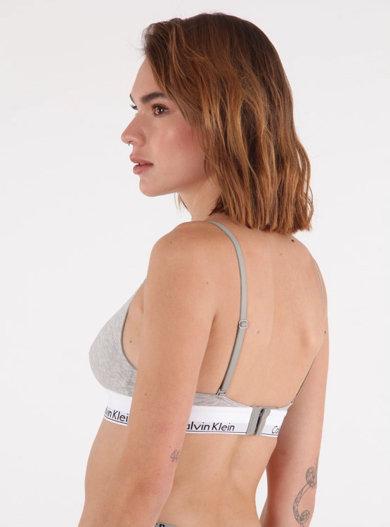 SOSTÉN CALVIN KLEIN TRIÁNGULO - 3