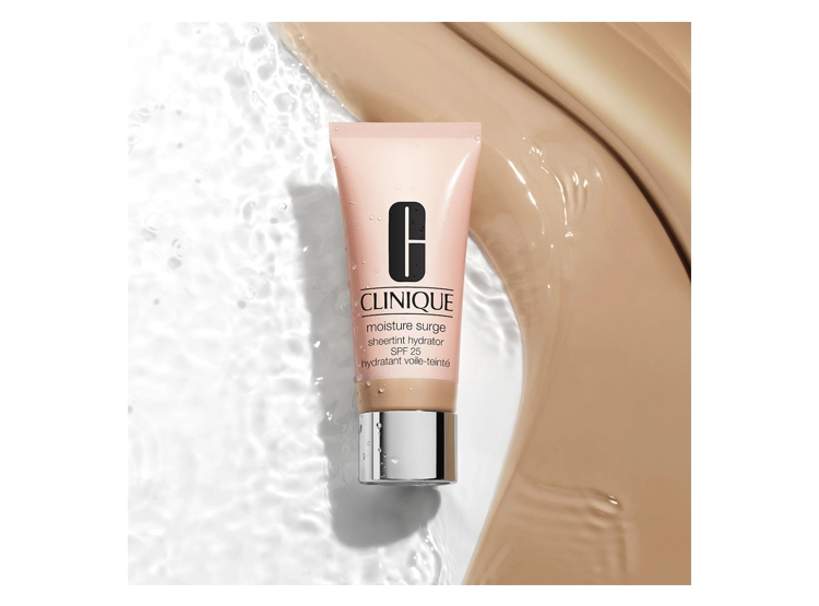 BASE DE MAQUILLAJE CLINIQUE HIDRATANTE MOISTURE SURGE SHEERTINT SPF 25 - 2