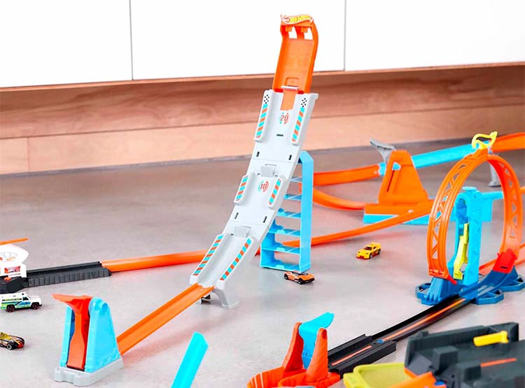 PISTA DE AUTOS HOT WHEELS CAMPEONATO / MODELO ALEATORIO - 2