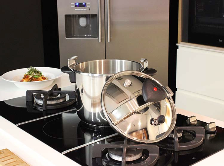 OLLA A PRESIÓN MAGEFESA STAR PLATA 6 L - 6