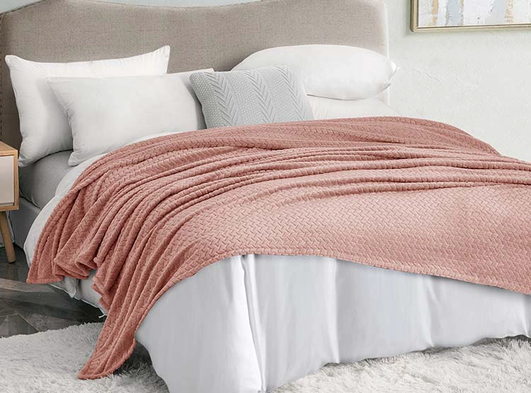 FRAZADA ANDES FLANNEL JACQUARD 1.5 PLAZAS 210 CM ROSADO - 1