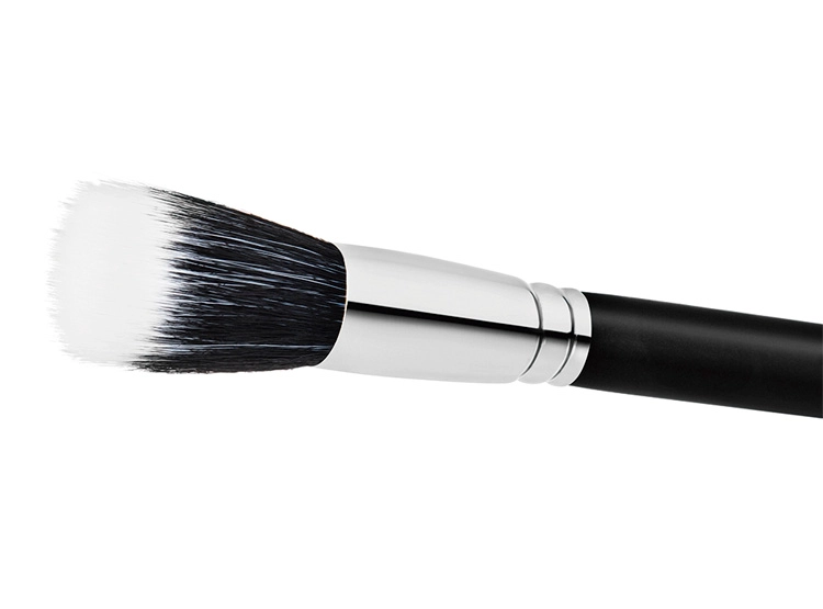 BROCHA DE ROSTRO M∙A∙C 187S DUO FIBRE FACE - 2