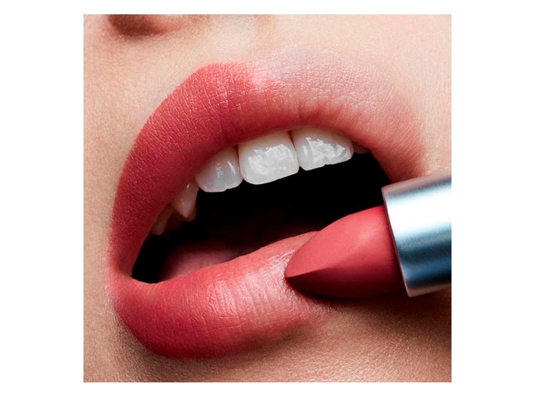 LABIAL MAC POWDER KISS LIPSTICK 3 GR - 2