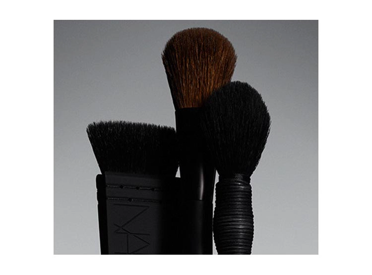 BROCHA DE MAQUILLAJE NARS #14 BRONZER BRUSH - 3