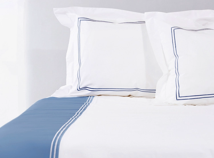 CUBREPLUMON NINA HERRERA 1.5 PLAZAS ALGODÓN BICOLOR DENIM BORDADO 200H - 1