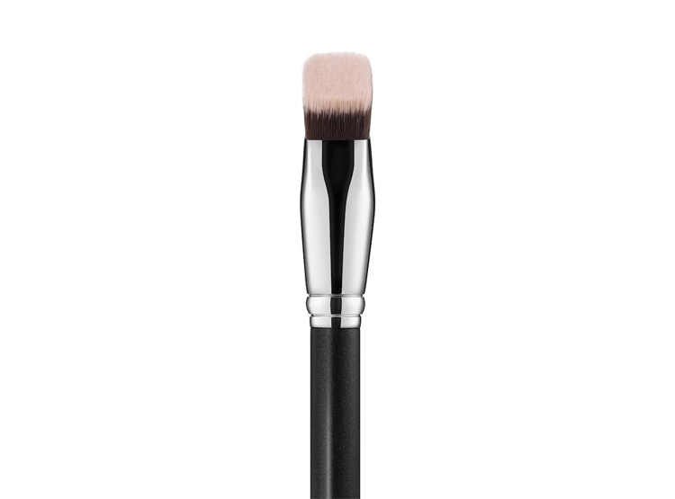 BROCHA DE MAQUILLAJE MAC 171S WEDGE FOUNDATION BRUSH - 3