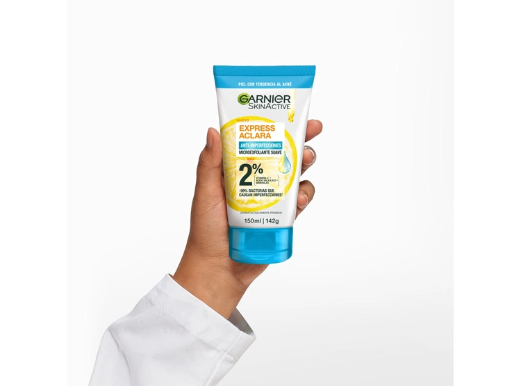 LIMPIADOR FACIAL GARNIER ANTIIMPERFECCIONES PROFUNDO EXPRESS ACLARA 150 ML - 3