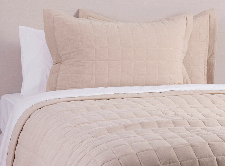 CUBRECAMA QUILT FABRICS 2 PLAZAS ALGODÓN BEIGE LISO OXFORD - 2