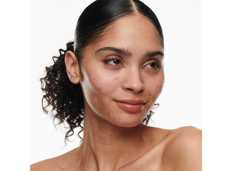 Mac Studio Radiance Serum-Powered Foundation NC37, foto 2