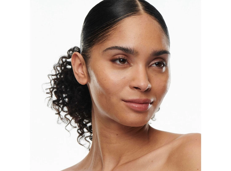 Mac Studio Radiance Serum-Powered Foundation NC37, foto 3