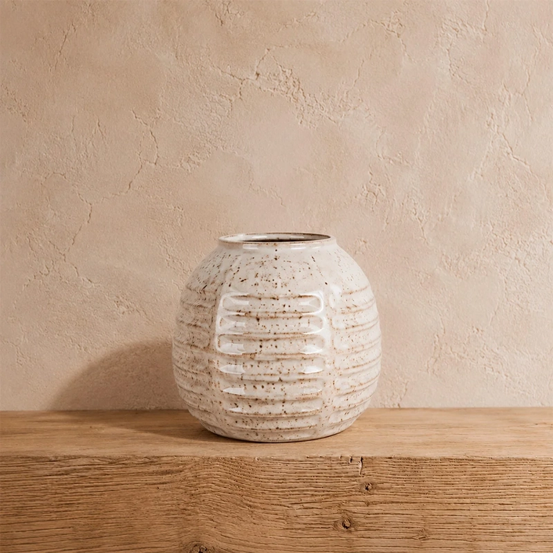 FLORERO MAISON LINETT ACANALADO CERÁMICA BEIGE - 1