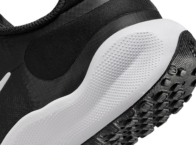 ZAPATILLAS UNISEX NIKE NEGRO REVOLUTION 7 - 5