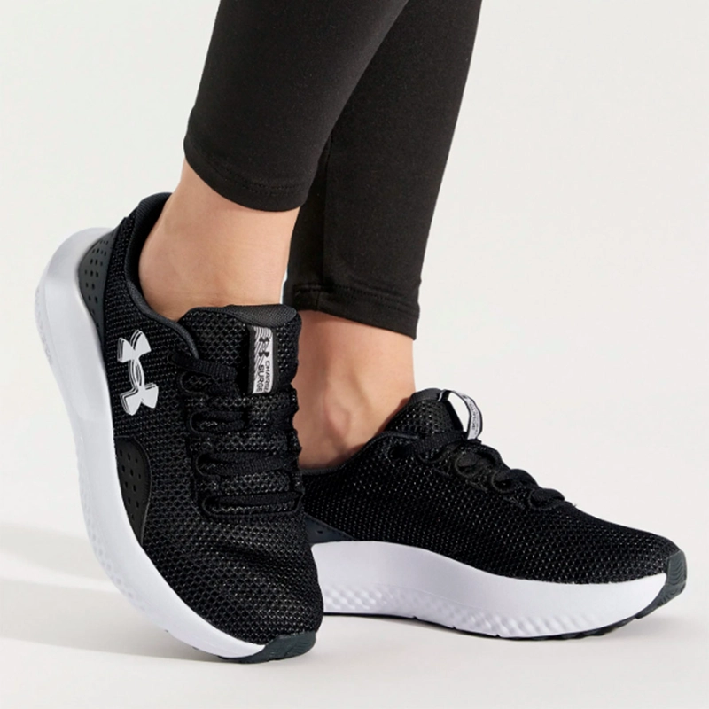 ZAPATILLAS MUJER UNDER ARMOUR RUNNING NEGRO CHARGED SURGE 4 - 6