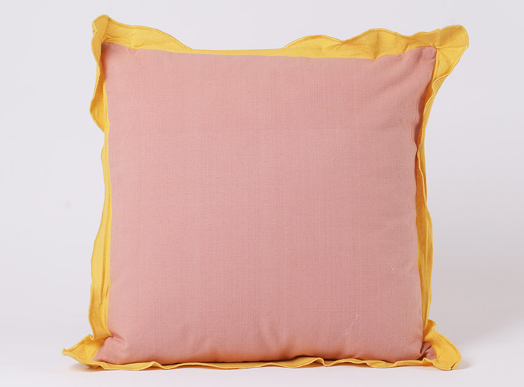 COJÍN RIPLEY HOME BORDE ROSADO 45X45CM