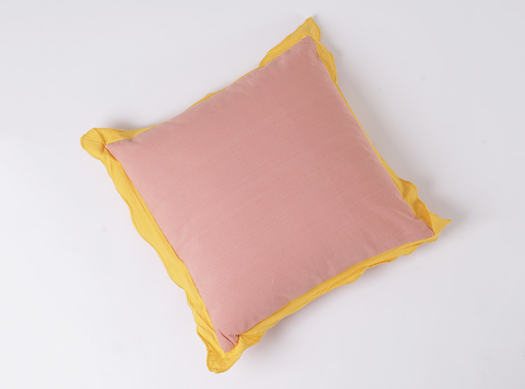 COJÍN RIPLEY HOME BORDE ROSADO 45X45CM - 2