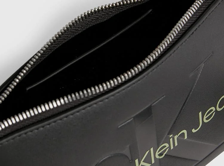 CARTERA CALVIN KLEIN NEGRA K60K610681 - 5