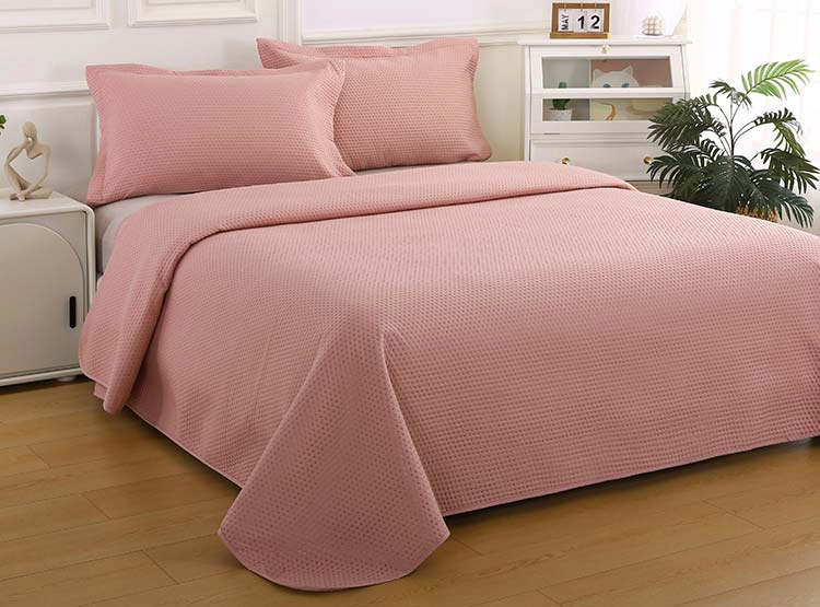 CUBRECAMA QUILT ILLUSIONS 2 PLAZAS ROSADO LISO ATENAS - 1