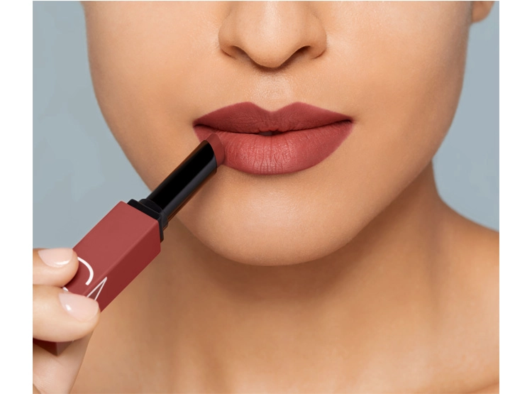 LABIAL NARS POWERMATTE LIPSTICK 1.5 GR - 5