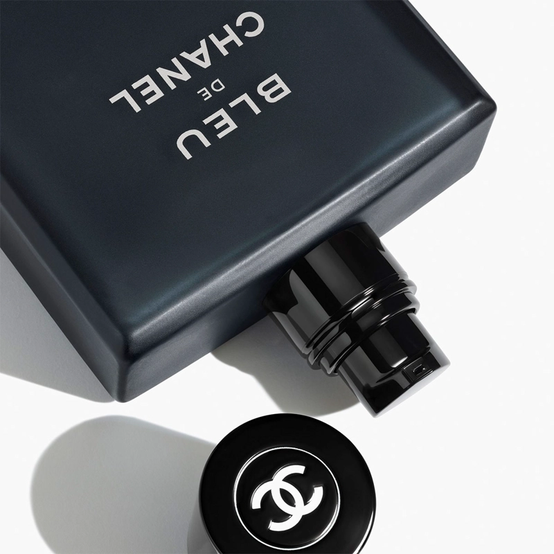 FRAGANCIA PARA EL CUIDADO DEL CABELLO HOMBRE CHANEL BLEU 90ML - 2