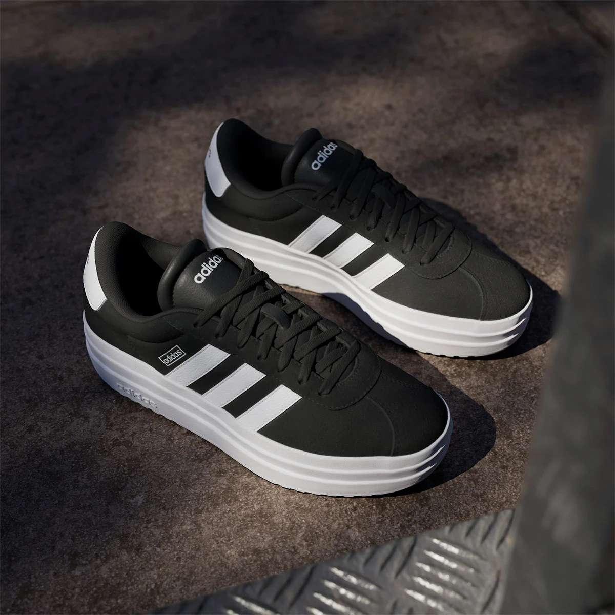 ZAPATILLAS MUJER ADIDAS URBANAS VL COURT BOLD CUERO - 10