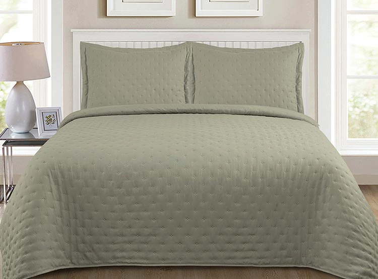 CUBRECAMA QUILT ILLUSIONS 1.5 PLAZAS OLIVA LISO ROMA - 1