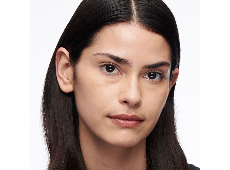 CORRECTO M.A.C STUDIO RADIANCE CONCEALER 11 ML - 2