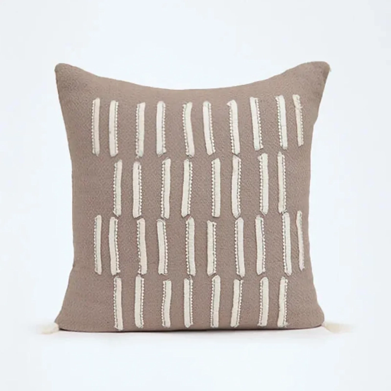 COJIN MAISON LINETT APLICACION 50X50 TAUPE - 1