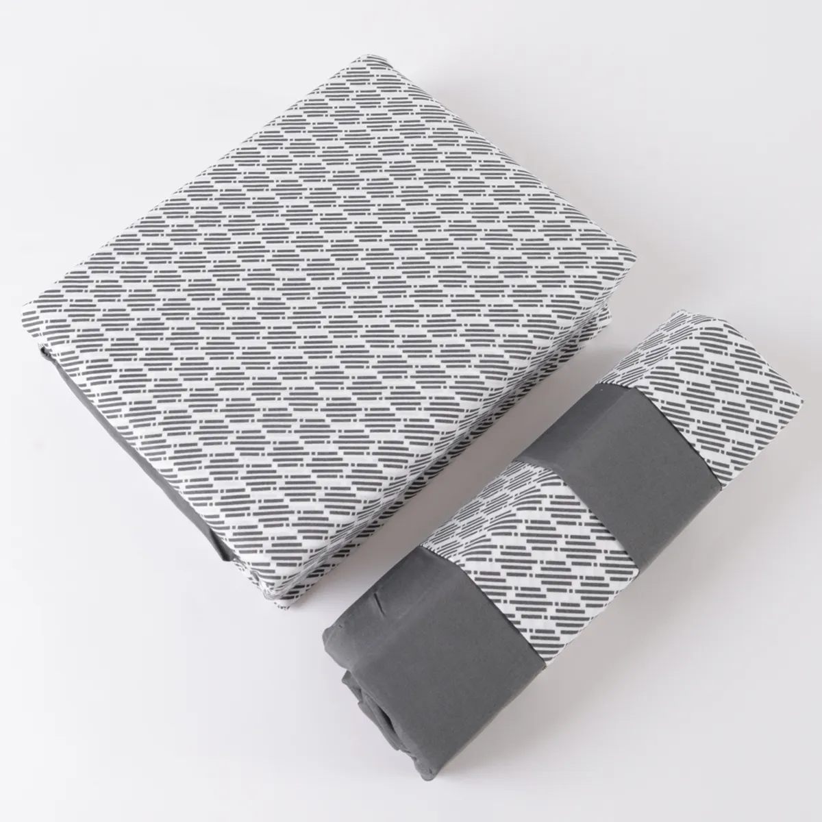 JUEGO DE SÁBANAS RIPLEY HOME ESTAMPADAS 2PL + 4FUNDAS GEO BLACK - 3