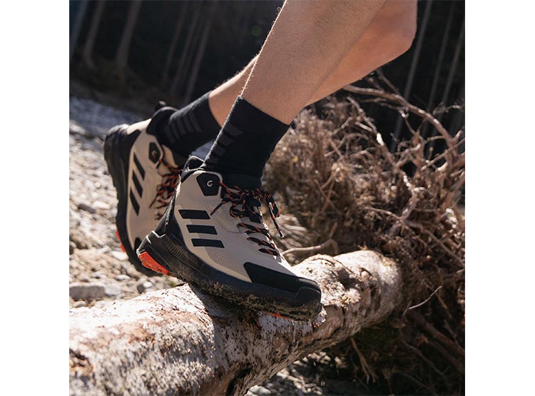 ZAPATILLAS HOMBRE ADIDAS TREKKING BEIGE TERREX ANYLANDER MID - 9