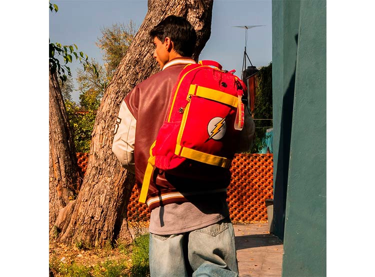MOCHILA DC COMICS JUVENIL                          - 12