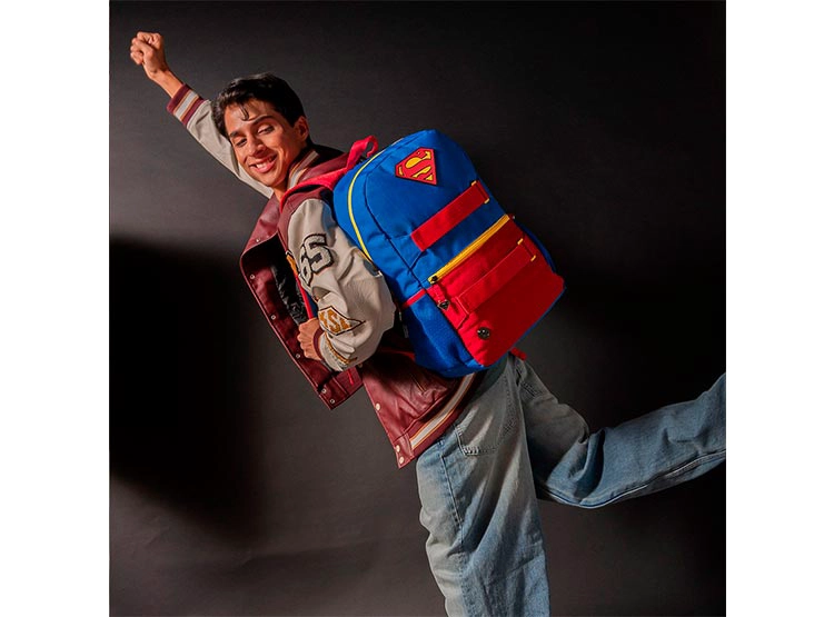 MOCHILA DC COMICS JUVENIL                          - 15