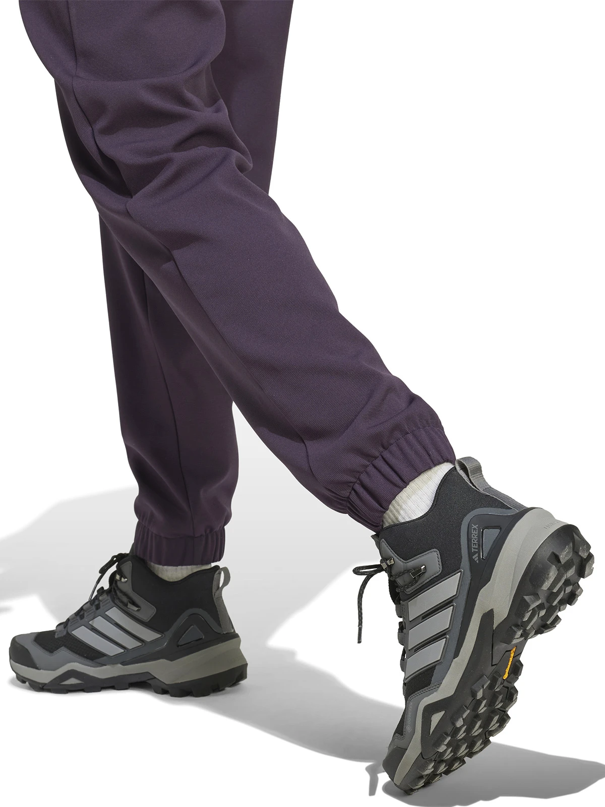 PANTALÓN DE BUZO HOMBRE ADIDAS JF3698 MORADO TERREX MULTI TEJIDO - 5