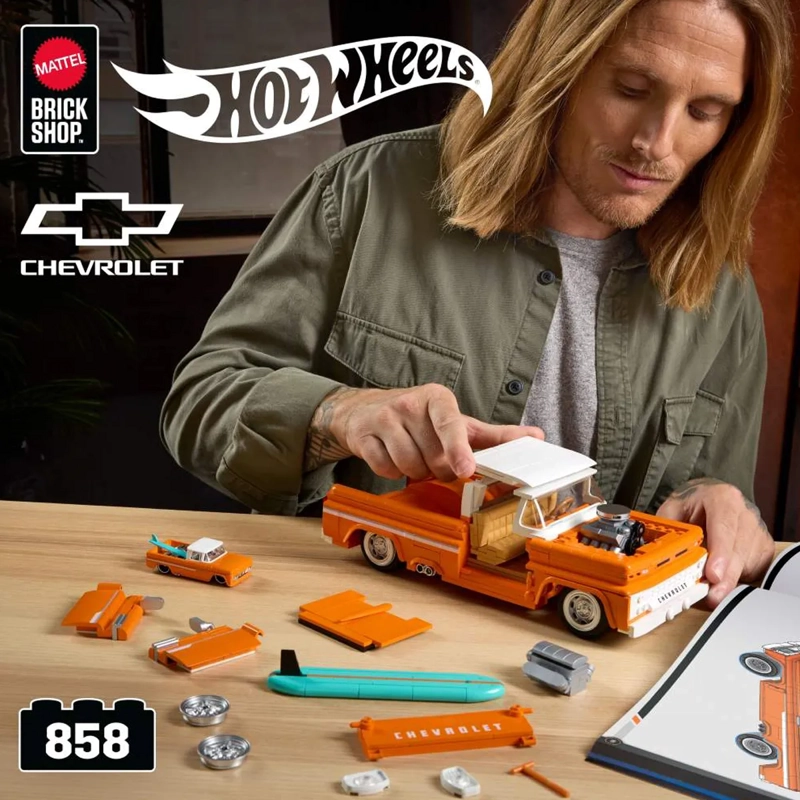 MATTEL BRICK SHOP HOT WHEELS, JUGUETE DE CONSTRUCCIÓN ELITE CUSTOM CHEVY '62 PICKUP, ESCALA 1:16 - 4