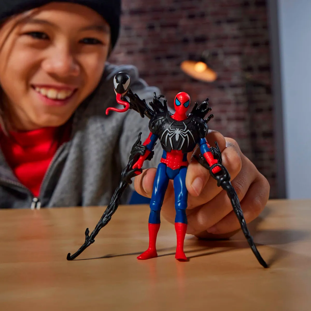 FIGURA DE ACCIÓN SPIDERMAN EPIC WORLD OF ACTION VENOMVERSUS - 7