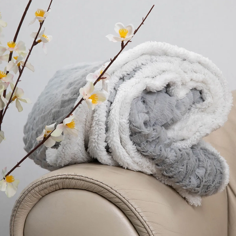 MANTA DORAL OUTBOSS DELUXE 152 X 127 CM SHERPA GRIS - 4