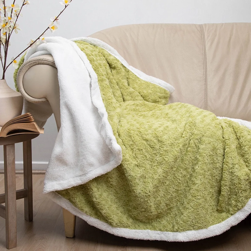 MANTA DORAL OUTBOSS DELUXE 152 X 127 CM SHERPA VERDE - 1